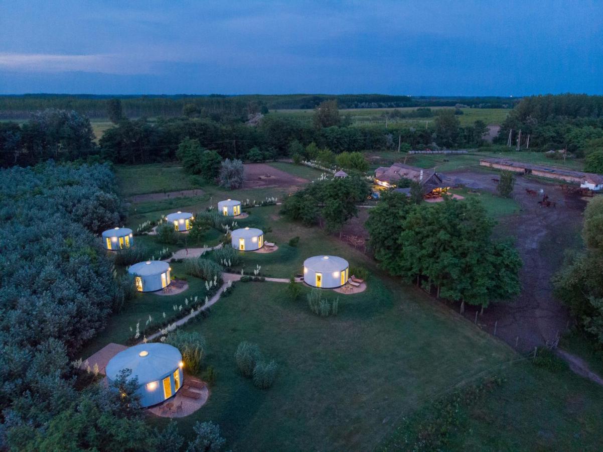 Homoki Lodge Bed & Beyond Glamping (Adults Only) Ruzsa Exterior foto